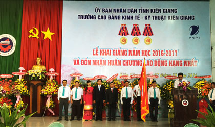 Lễ đón nhận Huân chương Lao động hạng Nhất tại trường Cao đẳng Kinh tế - Kỹ thuật Kiên Giang